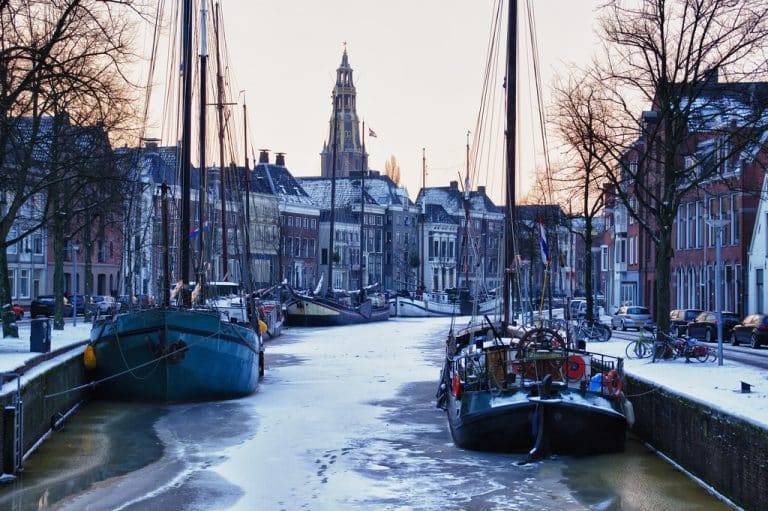 Dutch gas field to shut amid quake fears