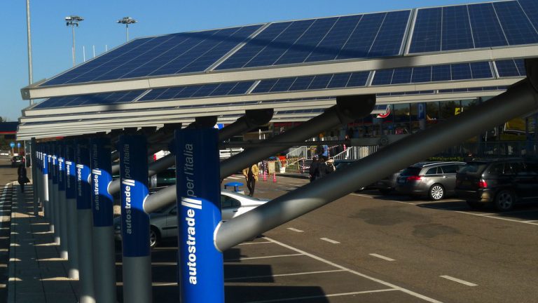 Spain, Italy demand tough renewable target