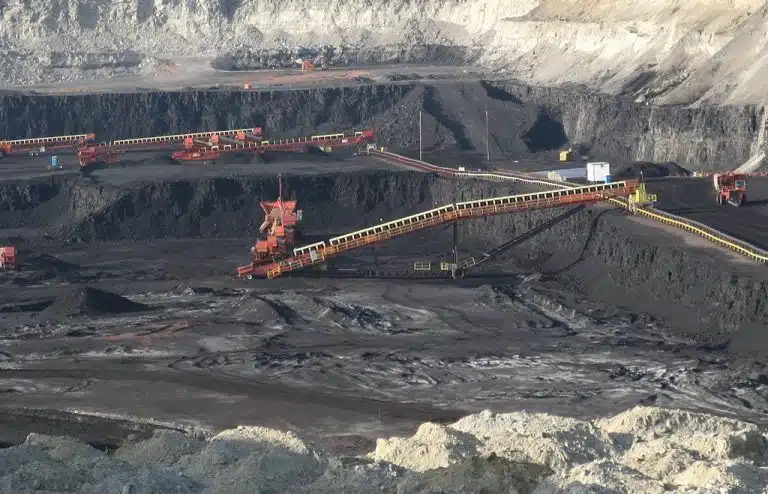 Trump to boost coal by easing mercury rules