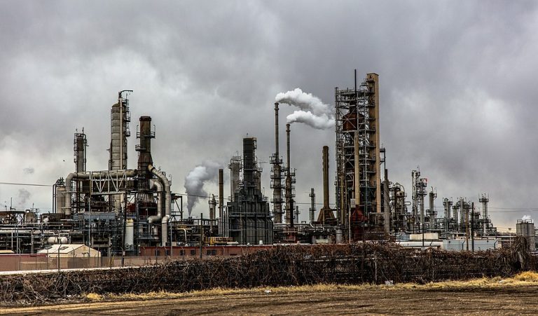 Oil price slumps as Saudis mull huge IPO