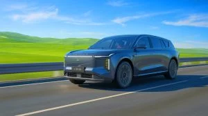 Illustration of the Jetour Shanhai L7 Plus, a plug-in hybrid SUV with advanced technology and extended range, generated by artificial intelligence.