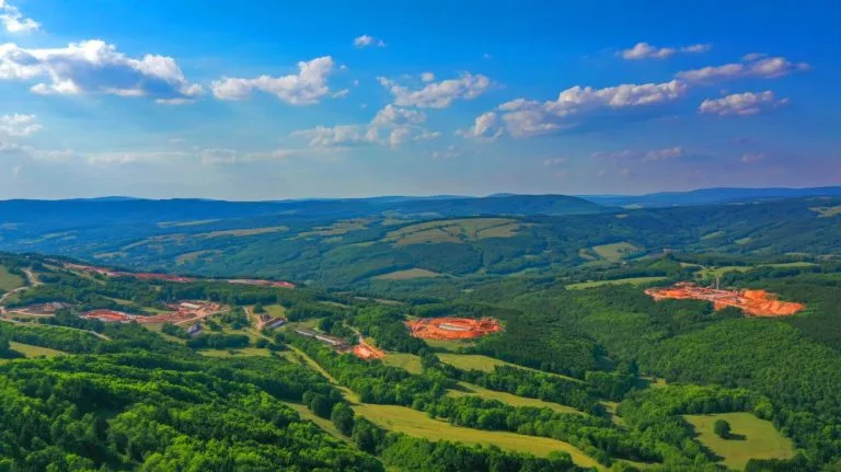 Illustration of Serbia's Timok district highlighting the recent discovery of copper and gold deposits.