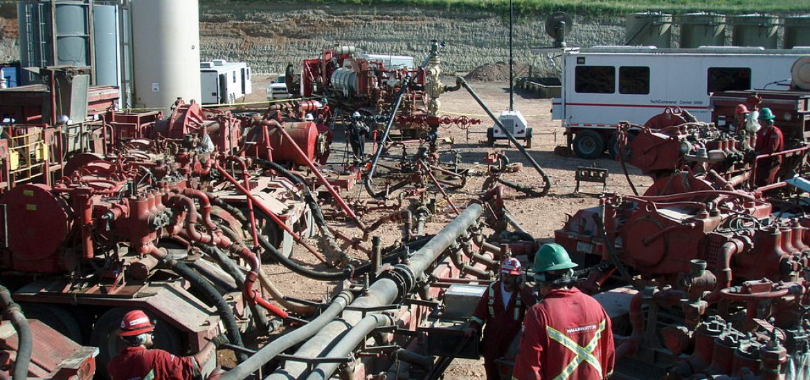 Oil prices rebound after further slump