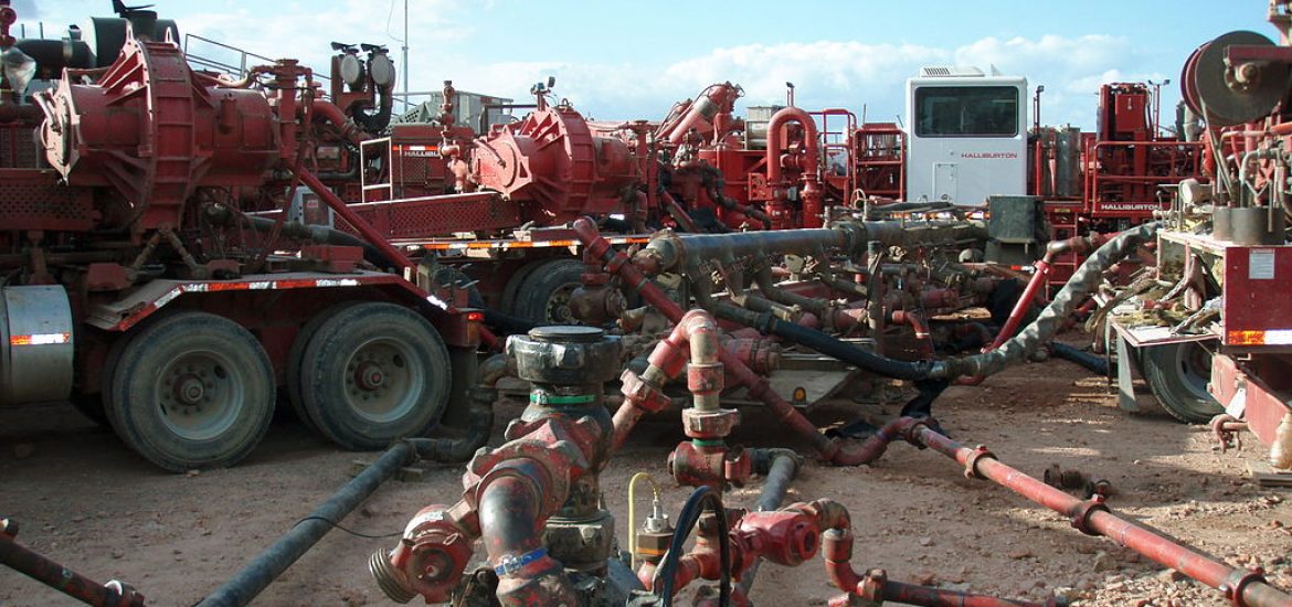 Halliburton braces for profits slump with job cuts