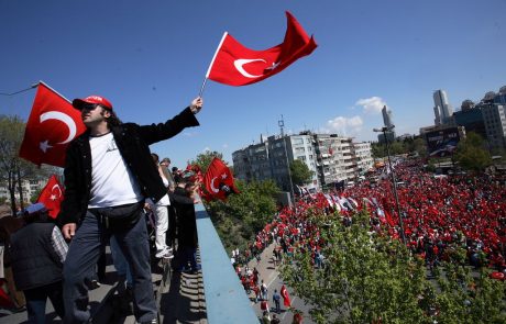 Turks send drilling ship to Cyprus 