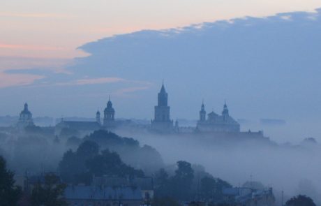 Poland to subsidise bills as EU carbon tax bites 