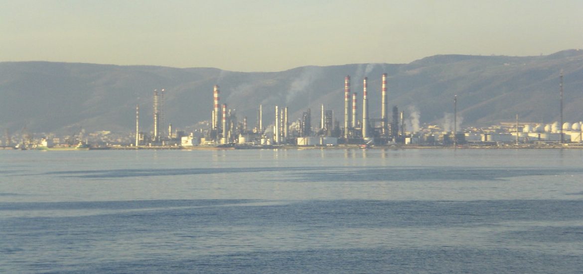 Turkey complies with US sanctions on Iran