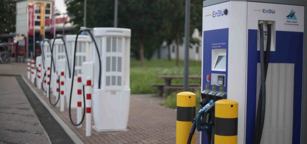 Rush for SUVs swamps progress towards EV