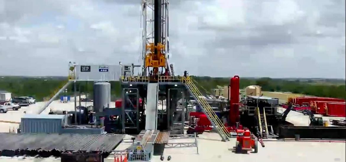 Texan fracking rigs close as oil price falls