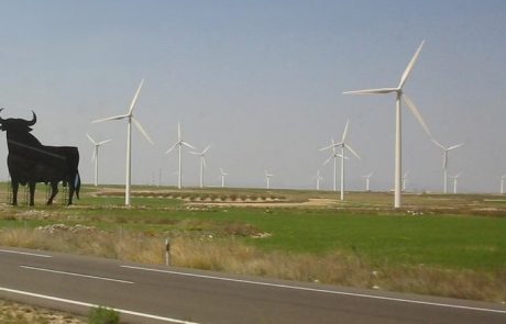 EIB funds Spanish wind farms as it ditches fossil fuels 