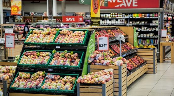 U.S. Consumer Confidence Hits 4-Year Low