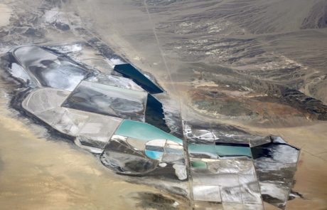 Lithium price tumbles as mines overestimate demand