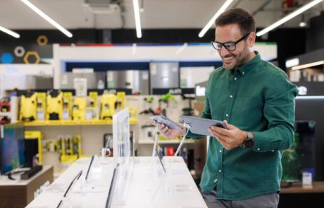 iPhone Prices May Triple if Made in the U.S., Analyst Warns